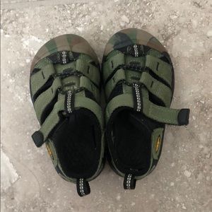KEEN water sandal size 6